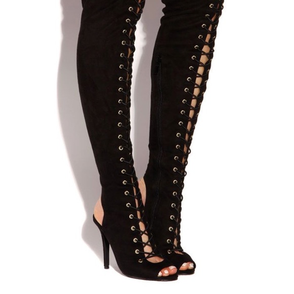 Lola Shoetique knee high lace up boots - Picture 2 of 3